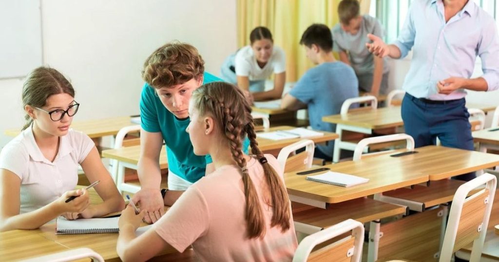 How the education system should be reformed. University professor: "Knowledge must be doubled by a transmission of cultural and civilizational standards"