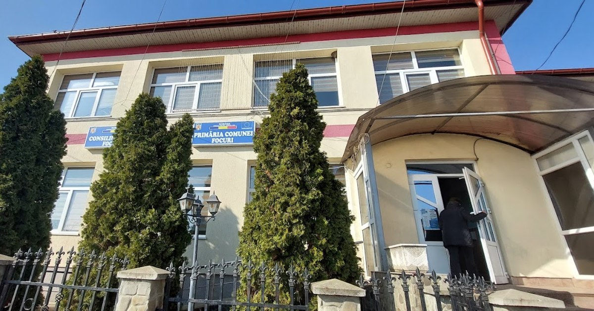 Love triangle in a commune in Iași county. The teacher beat up the city hall clerk because she made advances to her husband