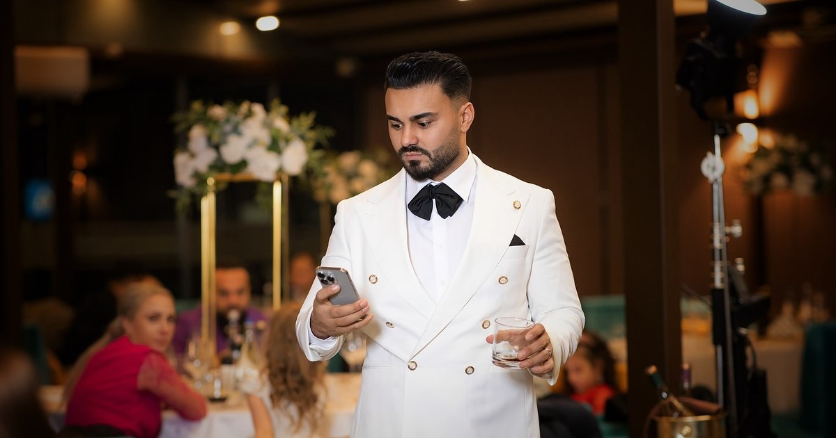 Manelist Jador accuses his producer of blackmail. "All my work of six years gone." The artist lost his YouTube channel