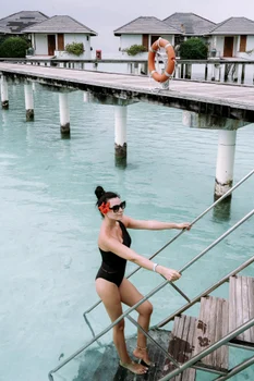 Corina Caragea in the Maldives (2) jpg