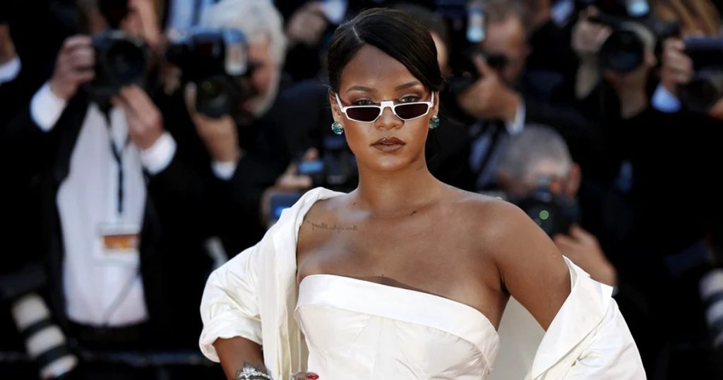 Rihanna says she didn't drink any alcohol in 2024. About 2025: "New year, new life"