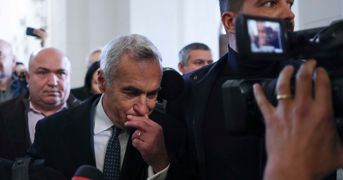 What does Călin Georgescu's departure from the country say before the big protest. "We are all equal, but I am above all"| ANALYSIS