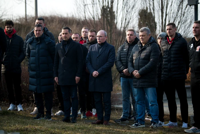 Coach Xavi Pascual, Veszprem's players and officials commemorated Marian. Facebook photo