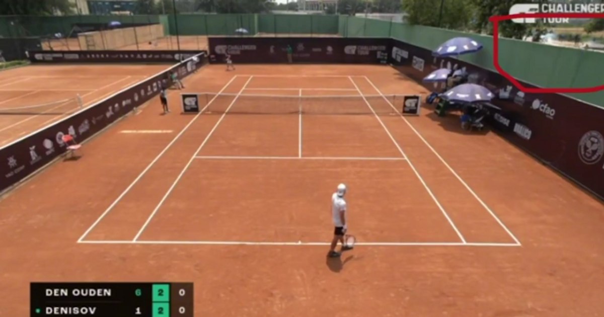 Crazy scenes at a Tennis Tournament in Congo: Fires drawn during the parties