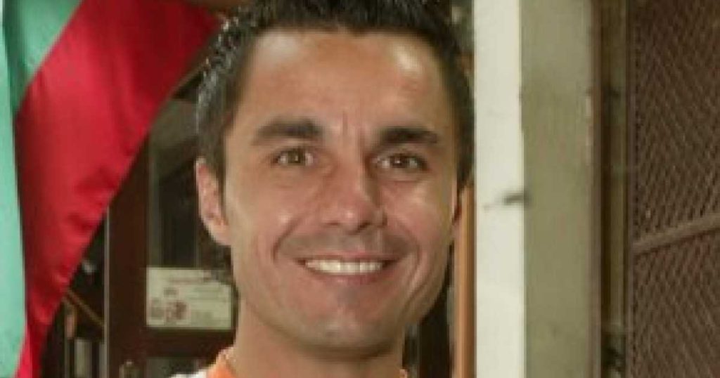 Dinamo - FCSB rivalry, extinguished by another "dog to death". Says he will vote on presidential