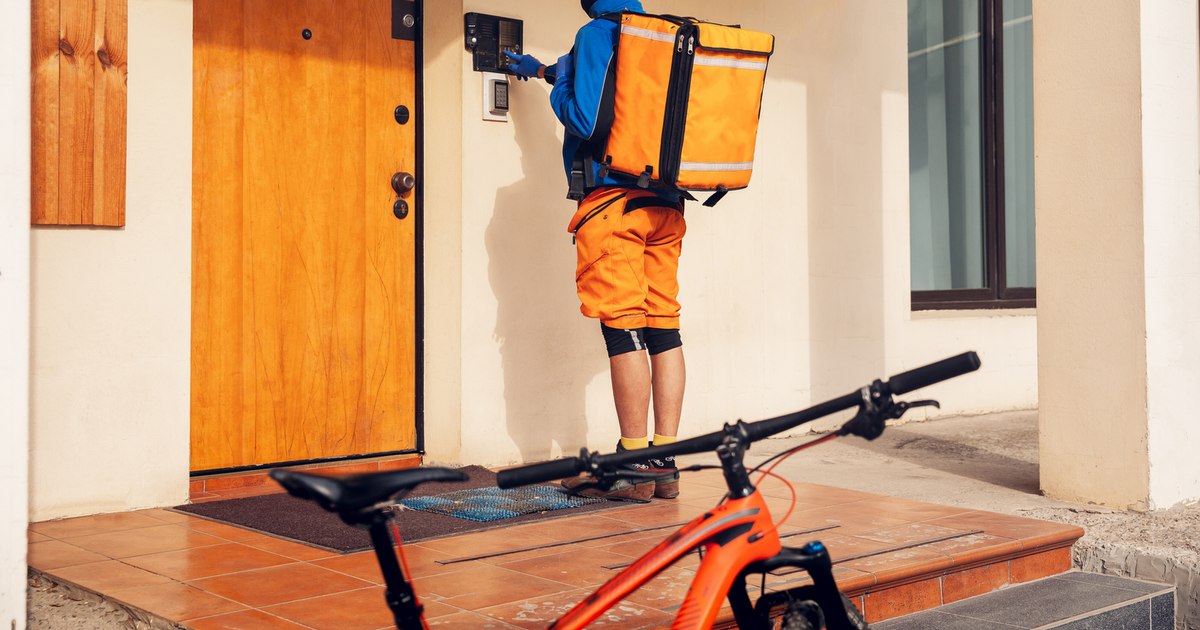 How much an IT-ist wins that decided to deliver food: "I reached over 15,000 lei". What a human resources expert says