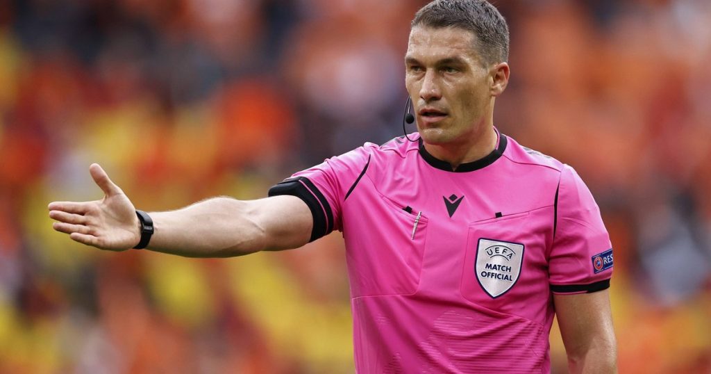 Istvan Kovacs arbitrates the hottest match of the Champions League