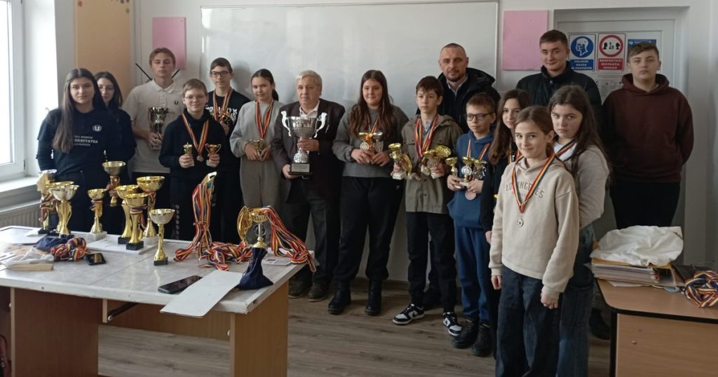 "Oneaaga phenomenon". How did a teacher get and his students from Romania's end to win dozens of national titles