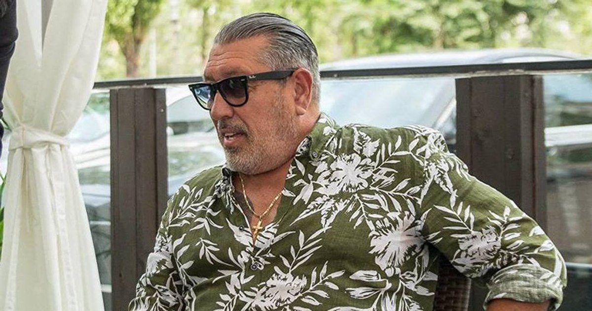 Photo what Sergei Mizil's house looks like. The villa, on the shore of Lake Snagov, rises to an impressive value