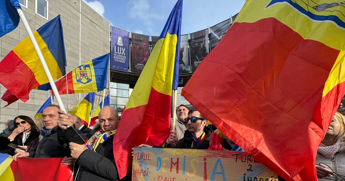 Reuters: Budget cuts in Romania feed the extremists before the elections