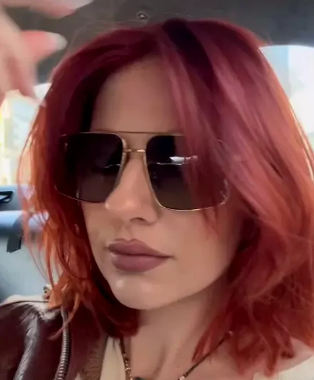 The photo taken at the exit of the salon. Photo Instagram