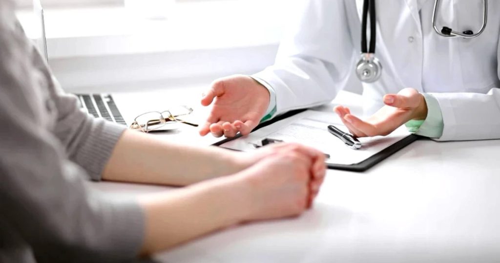 The rates settled by CNAS for medical services, frozen in 2025 at last year's level. The decision, criticized by the College of Physicians