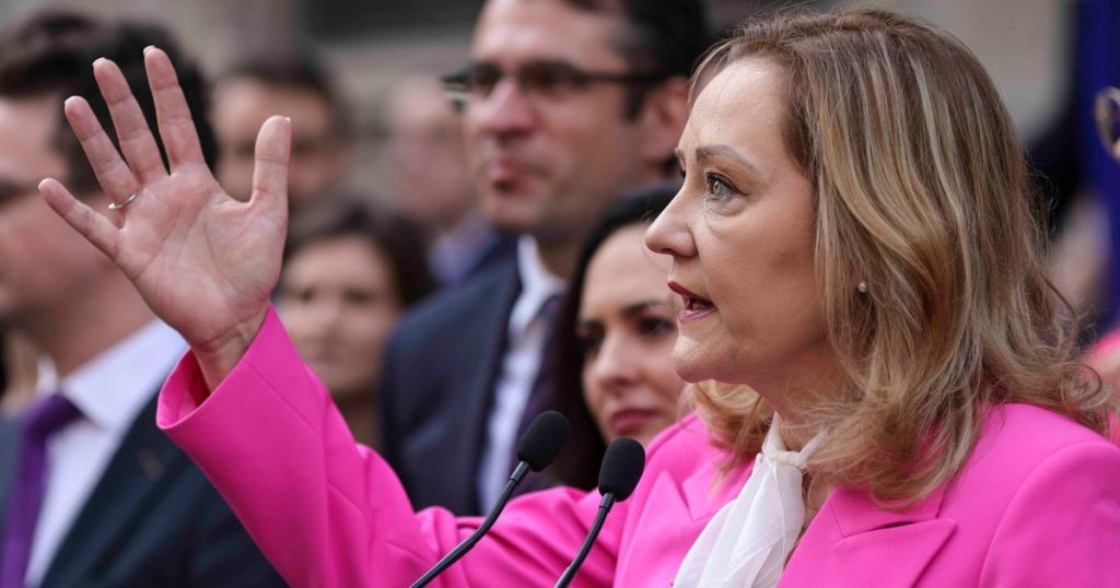 A wave of reactions following the desecretization of the flights performed by Iohannis. Lasconi: "Romania needs a president with common sense"