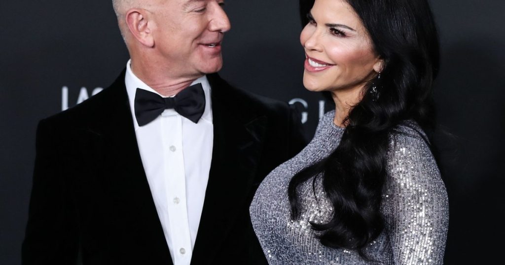 Donald Trump, among the possible guests at Jeff Bezos's wedding. The billionaire is doing his wedding in Venice, on model George Clooney