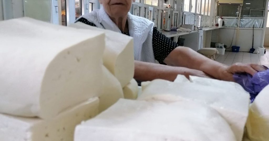 Milk and cheese from peasants or supermarket? Disassembled myths and increased risks