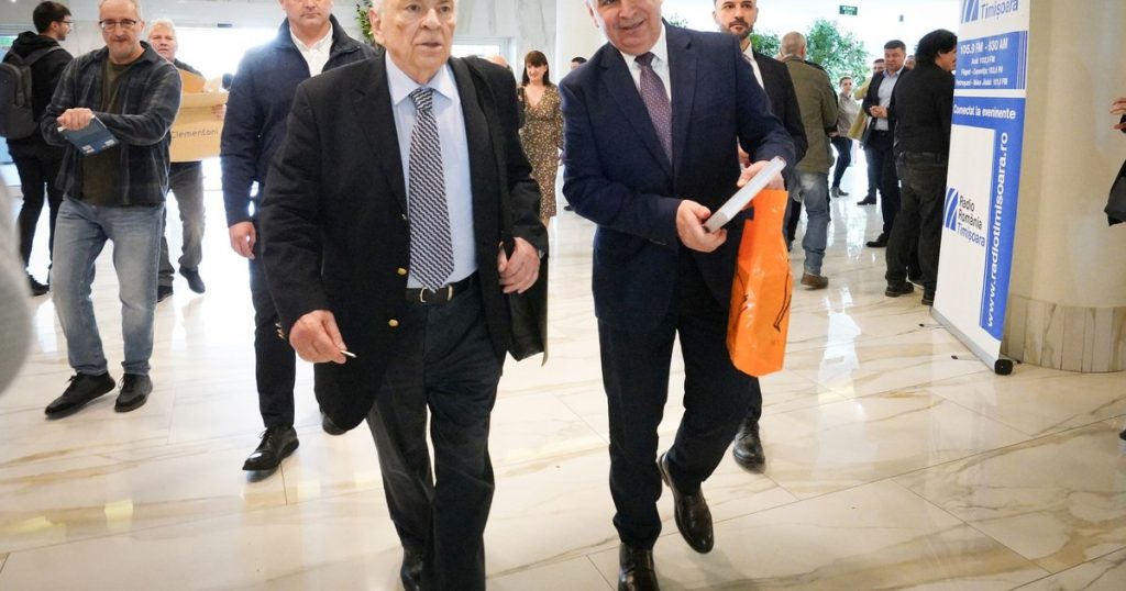 Photo Ilie Bolojan, surprise visit to Timisoara. The interim president met with Gabriel Liiceanu