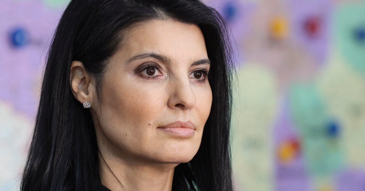 Portrait of candidate. Who is Lavinia Șandru, the former journalist who wants to be president