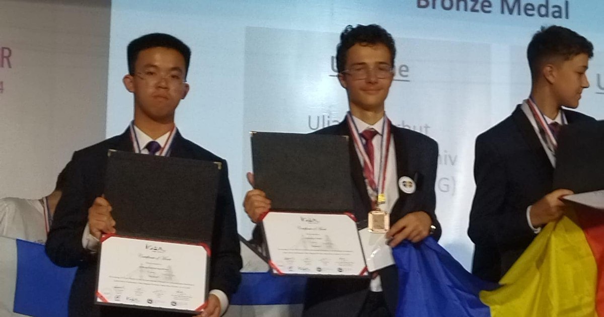 Romanian teenagers who conquer science. The nursery of astrophysicians from the end of Romania