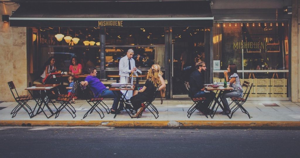 Romanians do not want to leave tip. "It is not my responsibility, as a client, to subsidize your life"