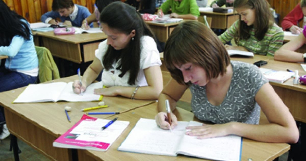 Romengleza, more used than ever. What dangers comes to the little ones