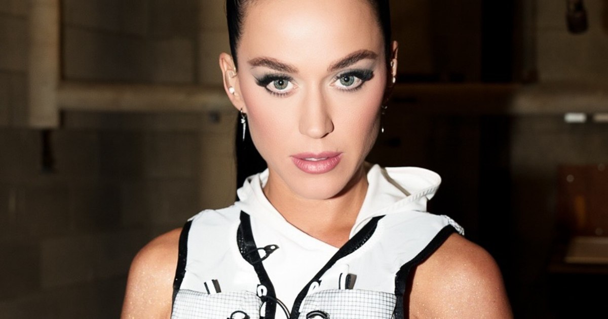 Singer Katy Perry will reach space in the next mission of Jeff Bezos. Who is part of the team
