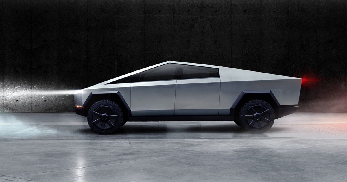 Tesla Cybertruck, photographed on the streets of Romania: "With the dump through Cluj". "An ugliness"