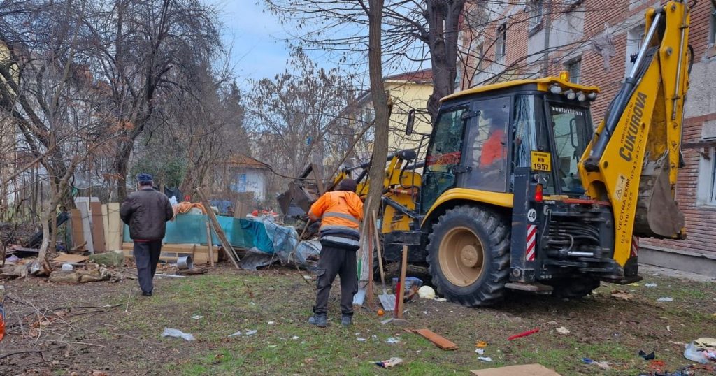 The rural customs from the block jump out of the Romanians: "The neighbors claim that they are on their estate"