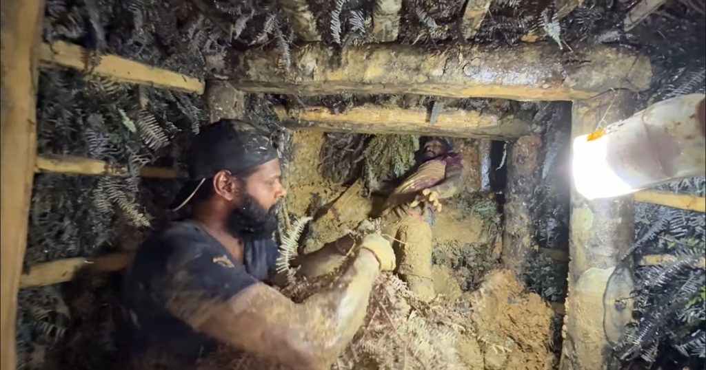 Video the earthquake disclosures of a Romanian vlogger. People who risk their lives in diamond mines for 3 euros