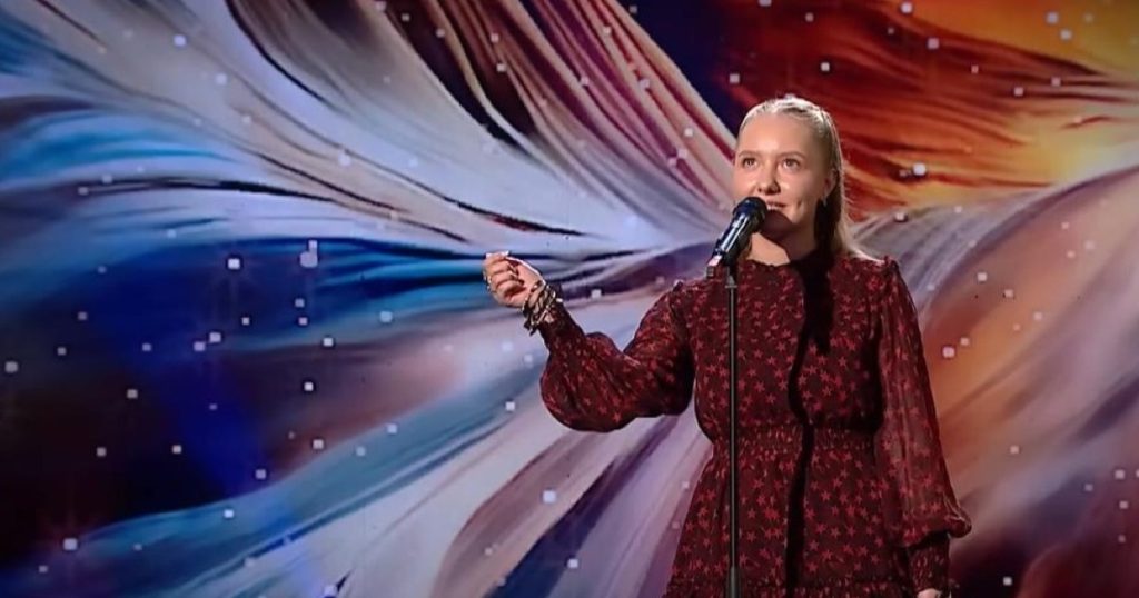 Video who is the teenager from Romanians have talent that is excited to tears on the jurors. "He sang the moment he lived when no one came to save it"