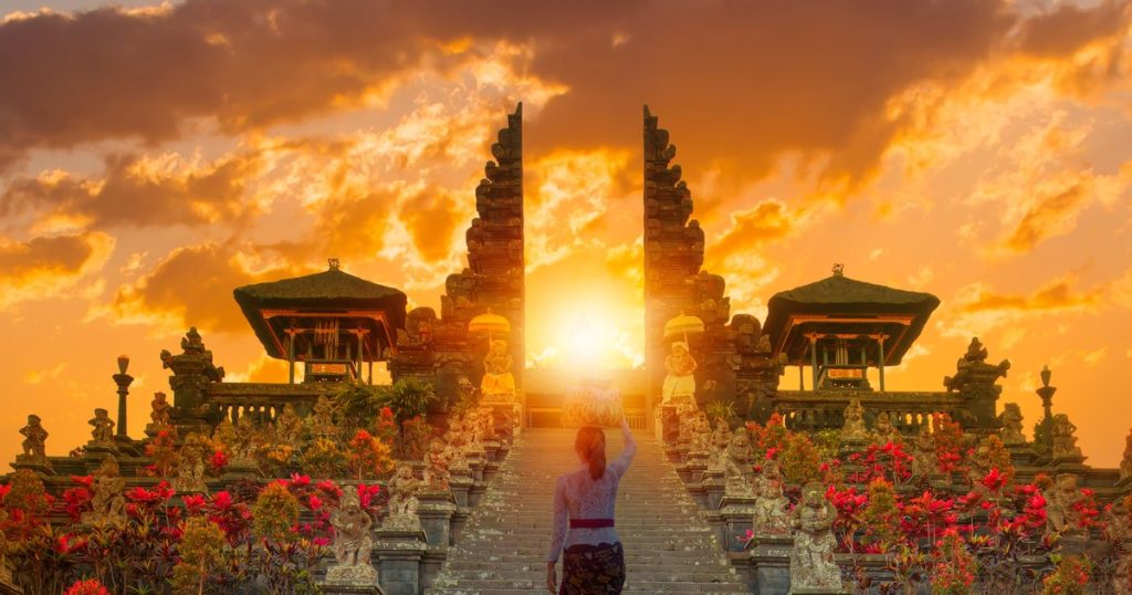 Without Wi-Fi and Electricity. Tropical island that quit technology one day a year