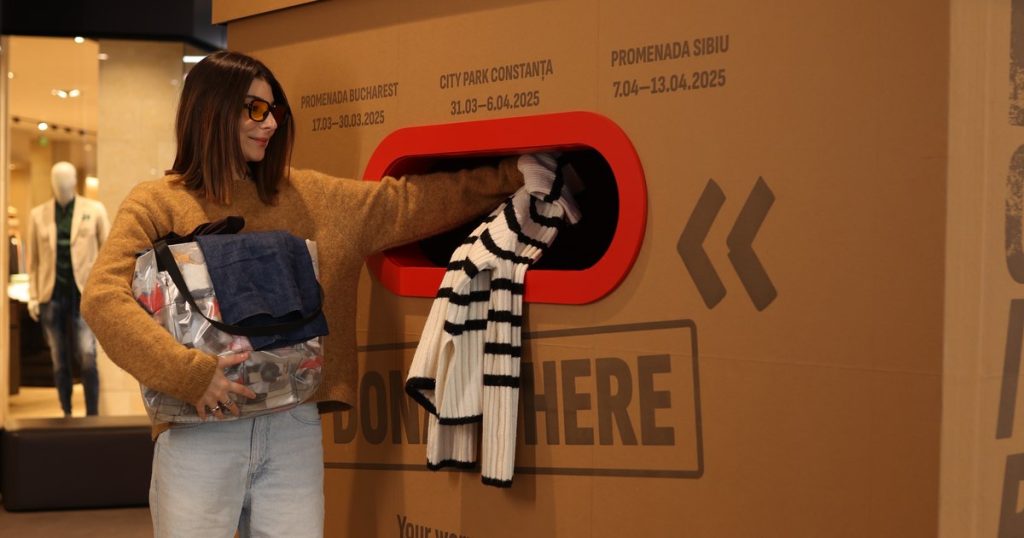 Worn, but not forgotten. A festival in Romania tightens used clothes to give them a new life