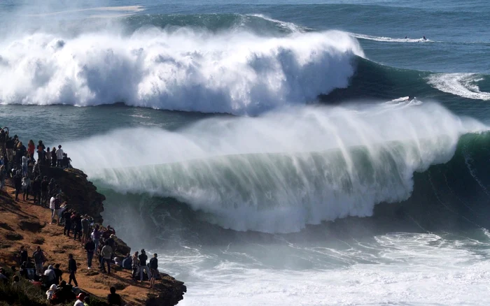 The waves in the nazing. Photo: Nazarewaves, Facebook