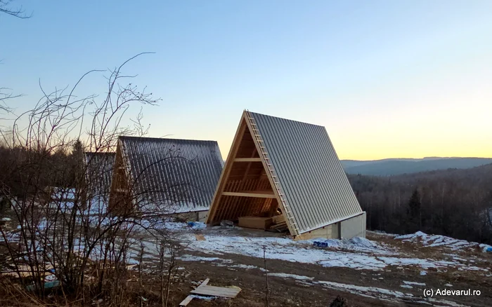 Houses A-Frame under construction. Photo: Daniel Guță