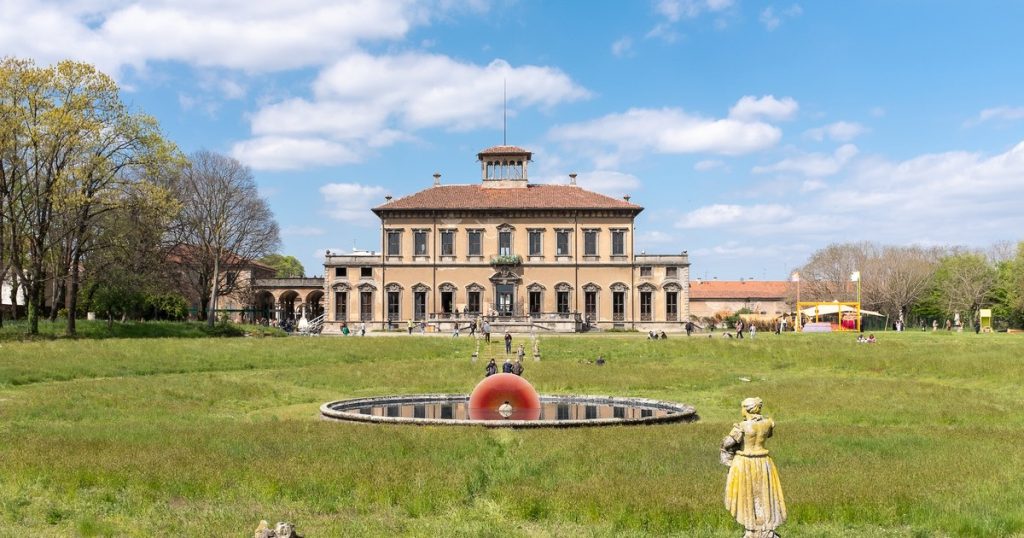 A Timisoara creative hub presents the future design to Milan Design Week: Reuse industrial waste and restore traditional crafts