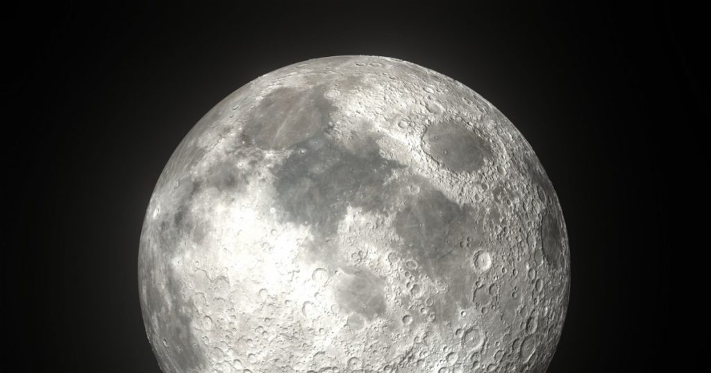 Amazing discovery: The water on the Moon offers important clues about the formation of the Earth's natural satellite