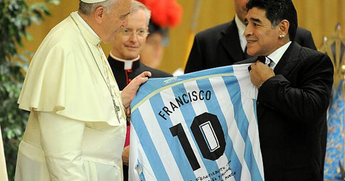 The reason why Pope Francis was the only Argentine who did not see him playing football on Leo Messi. The question with which the Sovereign Pontiff at "locked" Maradona