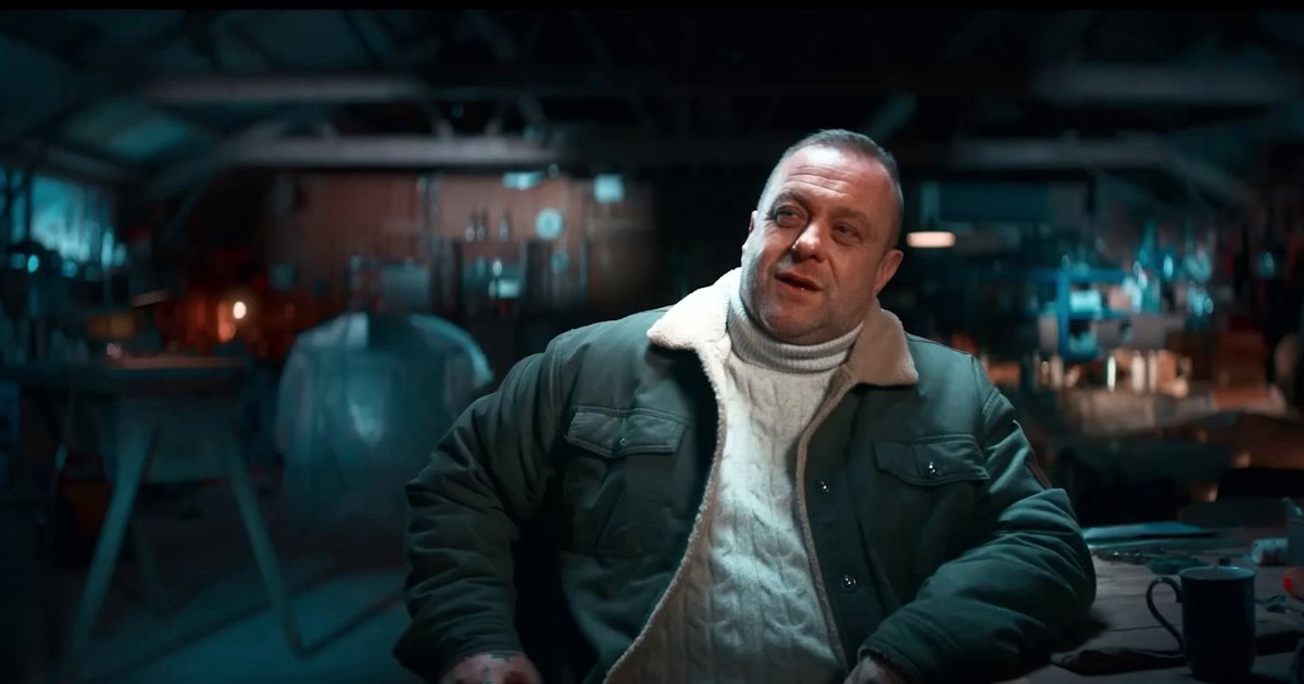 The series on Netflix that even dethroned Black Mirror. Presents a famous robbery attempt