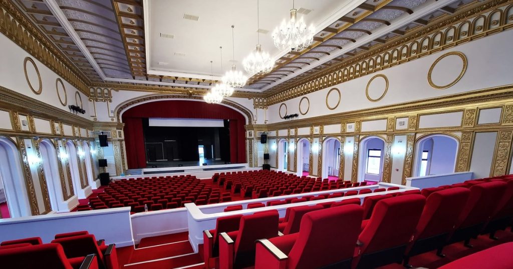 The strange experiences lived by Romanians at the theater: "Do the actor should be flown, to understand the idea?"