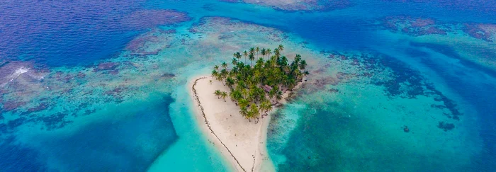 Island in the Archipelago of San Blas Photo Ranlybrunth, Visitpanama.com