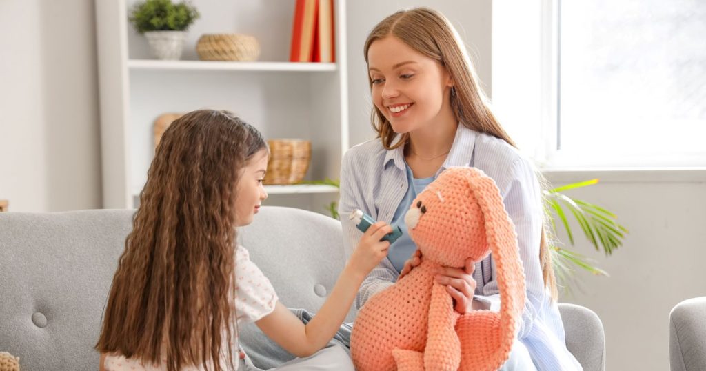 Video Dr. Mihai Craiu's warning about children's inhalers. How to use it