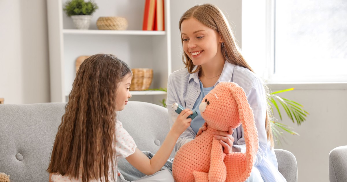 Video Dr. Mihai Craiu's warning about children's inhalers. How to use it