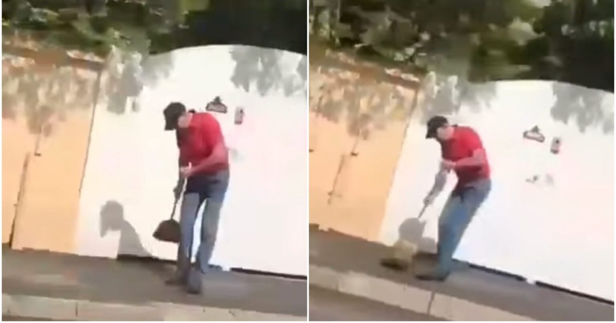 Video Klaus Iohannis, surprised by sweeping the sidewalk of his house in Sibiu. Former president's appearances are increasingly rare