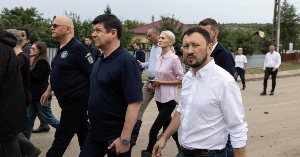 "Whoever sells his country once, will sell it the second time." Fechet, after Ponta said he flooded Romanian villages to save Belgrade