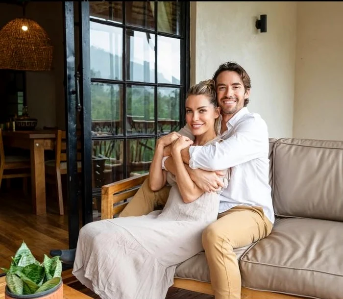 Crystal Hefner was engaged to her lover, James Ward, after a year of photo relationship: Instagram