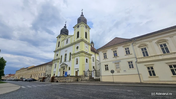 The Cathedral and the first Romanian school. Photo: Daniel Guță Adevărul