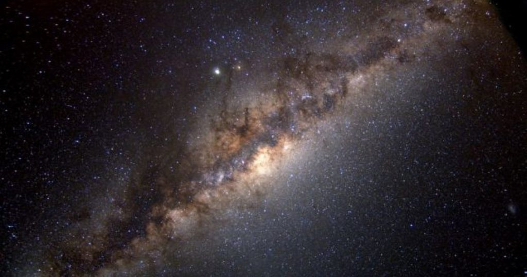 A huge and well -organized galaxy was discovered, which amazed scientists by several features