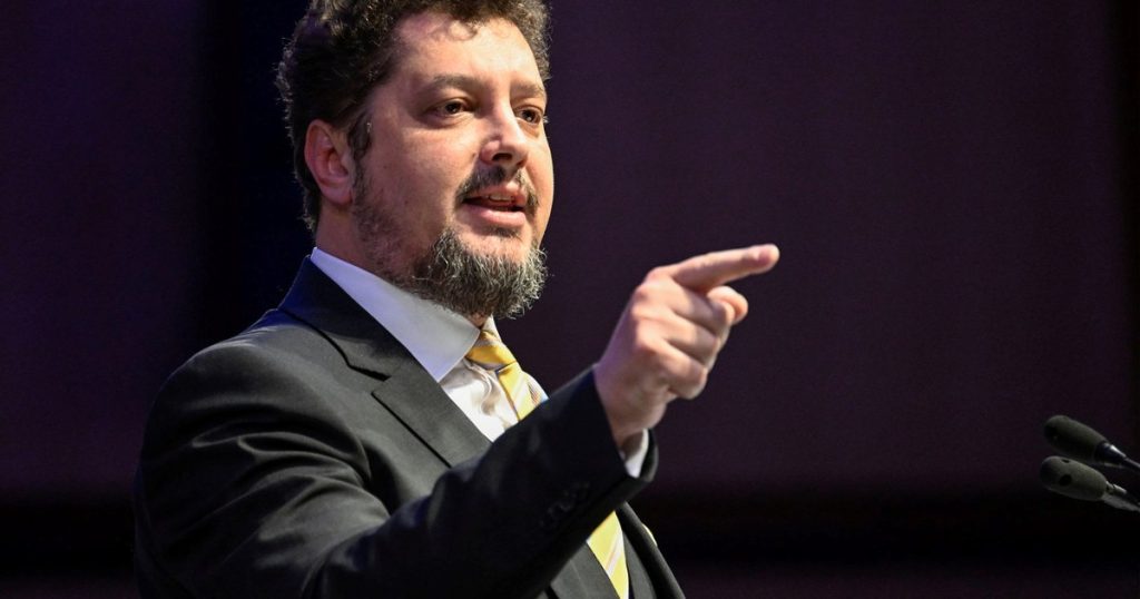 Claudiu Late is dusting the suvernist movement in Romania. What about the collaboration with Ponta and Antonescu