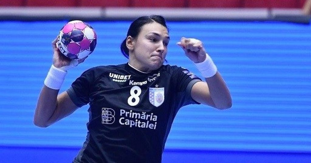 Cristina Neagu has scored eight times at handball separation. The prizes gathered by the champion at the farewell match