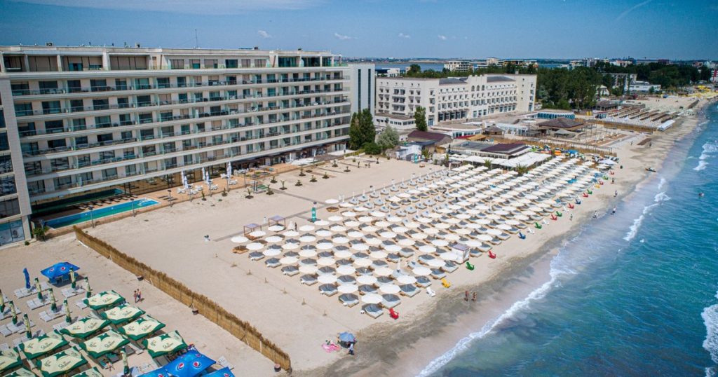 How much the Romanians pay on holidays in the country: in June, the cheapest accommodation costs 444 lei per night