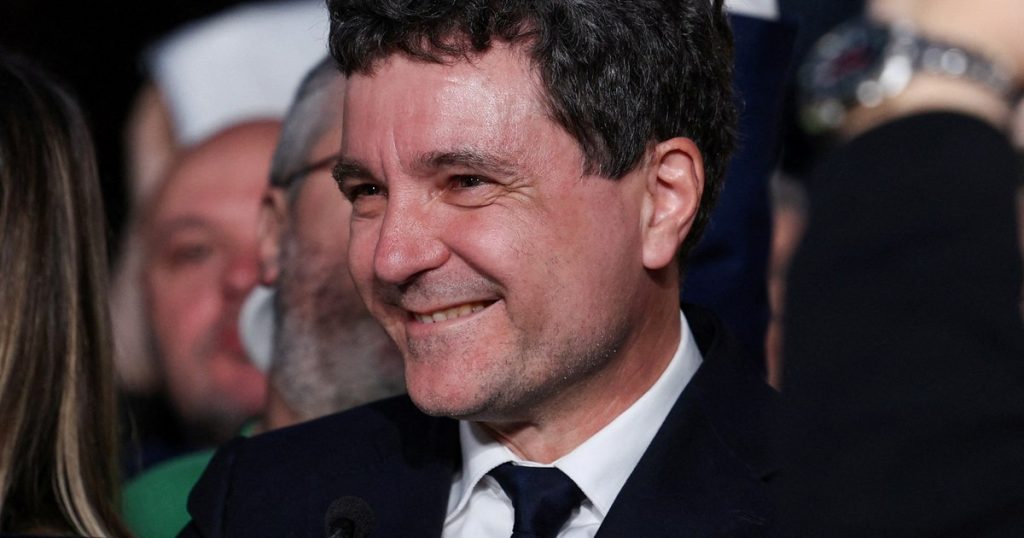 RFI: Romania, deeply divided, in front of an uncertain future after the victory of Nicușor Dan